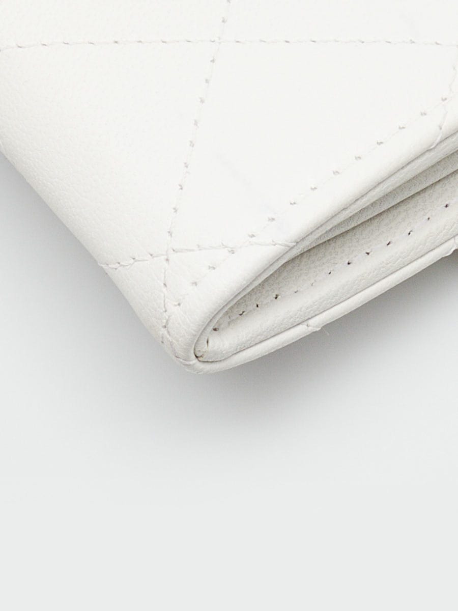 Chanel White Quilted Goatskin Leather Chic Pearls Clutch With