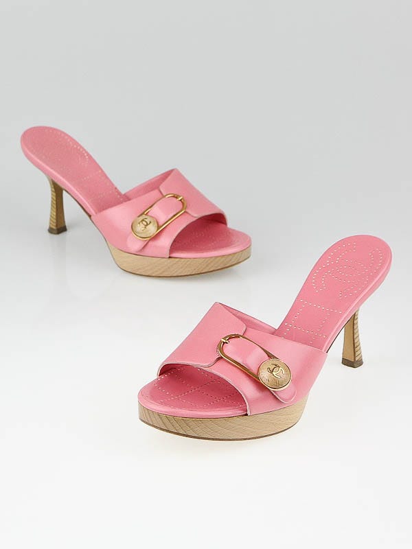 Chanel Pink Perforated Leather Wooden Slide Sandals Size 5/35.5