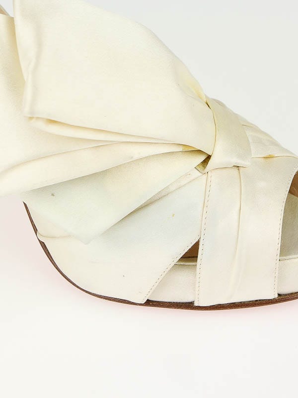 Christian Louboutin Cream Satin Pour Monsieur Slingback Heels Size