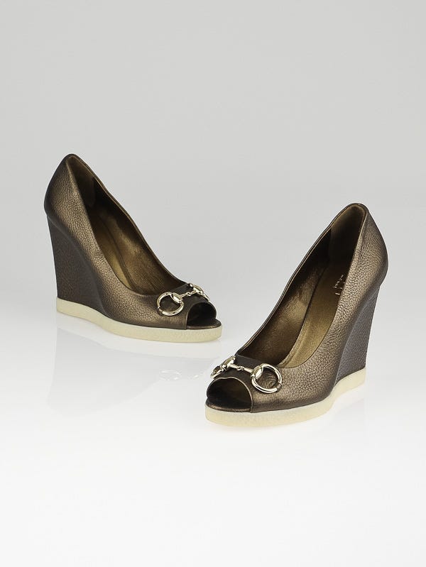 Gucci Winter Leaf Metallic Leather Horsebit Wedges Size 7.5/38