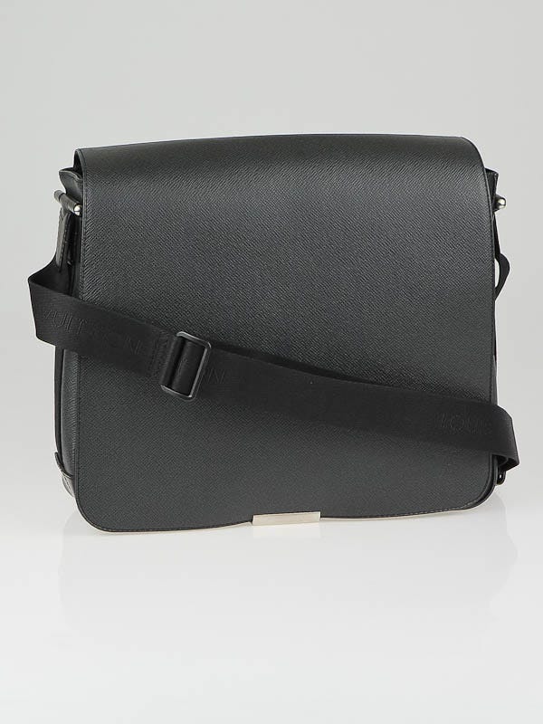 Louis Vuitton Black/Green Taiga Leather and Nylon Viktor Messenger Bag  Louis Vuitton