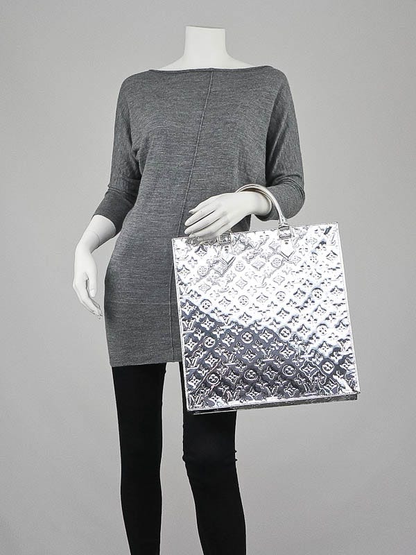 Pre-owned Louis Vuitton 2021 Mirror Sat Plat Handbag In Silver