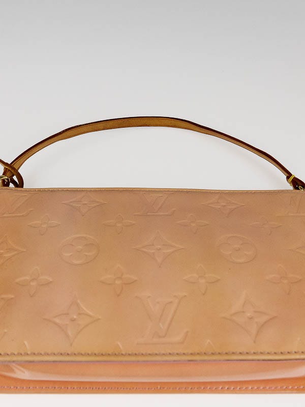 LOUIS VUITTON Monogram Vernis Lexington Marshmallow Pink Pouchette Bag -  AWL1639