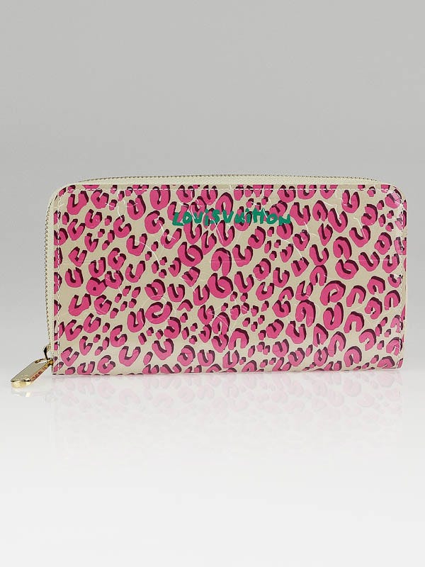 Louis Vuitton Limited Edition Blanc Corail Monogram Vernis Leopard Heart  Coin Purse - Yoogi's Closet