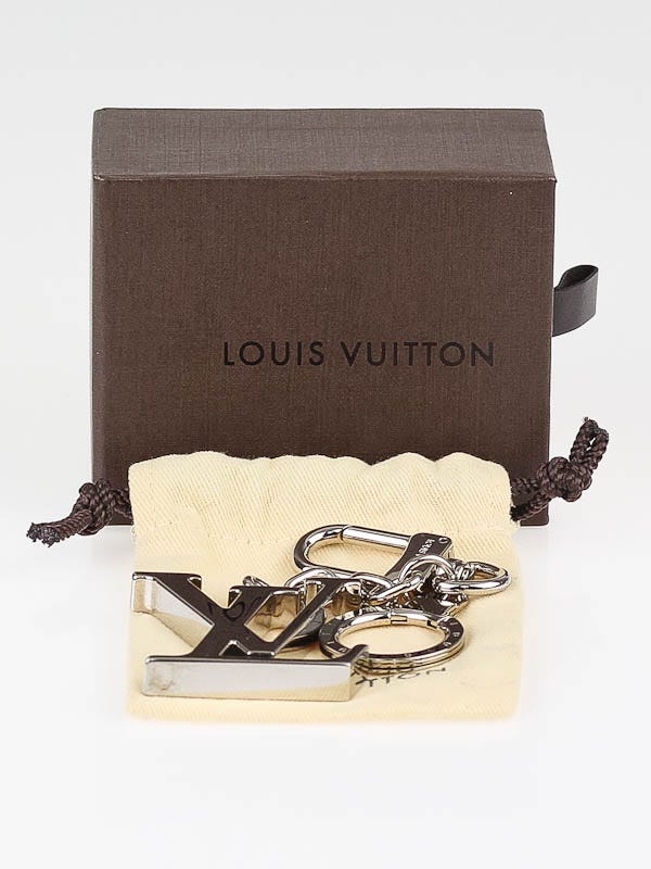 Louis Vuitton Silver Metal LV Initial Key Holder/Bag Charm - Yoogi's Closet