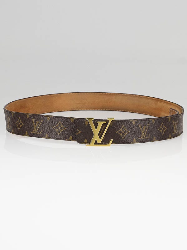Gray and black Leather Louis Vuitton Belt. Size 44/110. This will