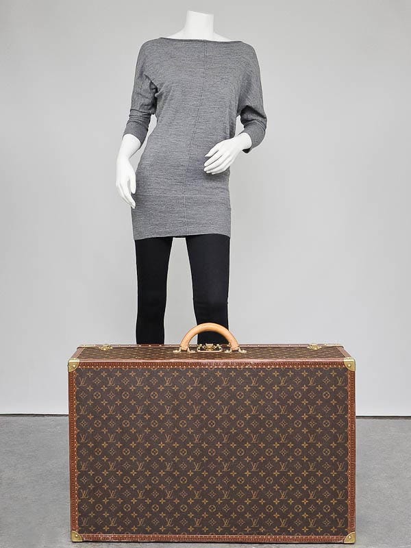 Louis Vuitton suitcase Alzer 80 monogrammed with its key