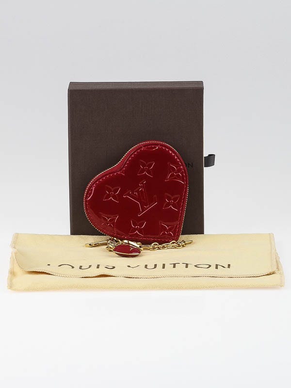 Louis Vuitton Red Pomme D amour Vernis heart coin purse, Luxury,  Accessories on Carousell