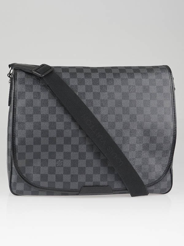 Louis Vuitton Damier Graphite Canvas Daniel GM Messenger Bag