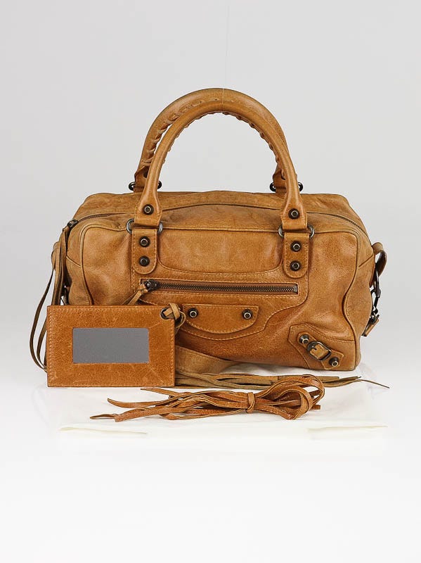 【関税&送料込】Balenciaga Marrone Caramello Chiusura A Tors Balenciaga Caramel Chevre Leather Box Bag | Yoogi's Closet