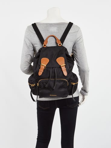 burberry medium nylon and leather backpack Rucksack (SHF-L8DnLS) it captivates with its classic The Rucksack Medium Nylon Black