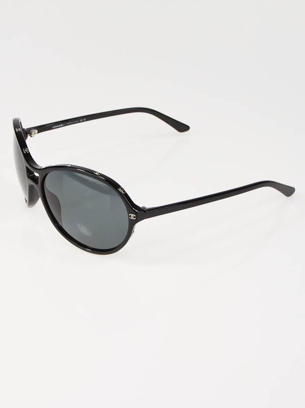 Chanel Black Frame Small 'CC Logo Aviator Sunglasses - Yoogi's Closet