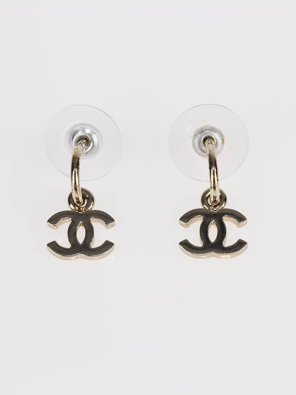 Chanel Gold CC Logo Dangle Earrings - Yoogi's Closet