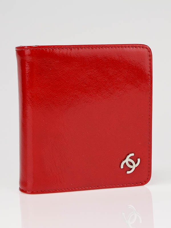 Chanel Red Patent Leather CC Logo Compact Zip Wallet