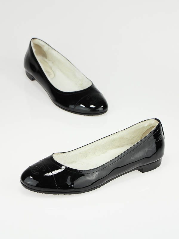 Chanel Black Patent Leather Faux Fur-Lined Ballet Flats Size 8