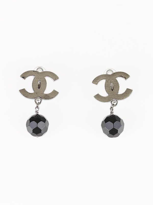 Chanel Quilted CC Logo Drop Clip-On Earrings - Yoogi's Closet