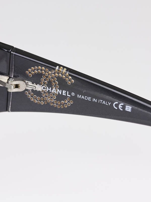 Chanel Black Frame and Crystal CC Logo Oversized Sunglasses  display picture 1