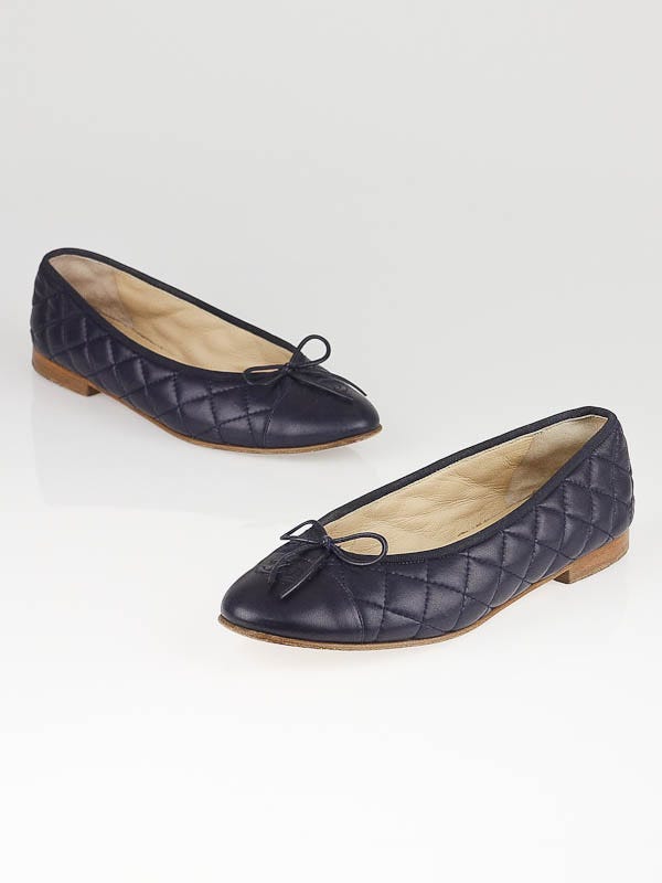 Chanel Navy Quilted Lambskin Leather CC Cap-Toe Ballet Flats Size 9.5/40 -  Yoogi's Closet