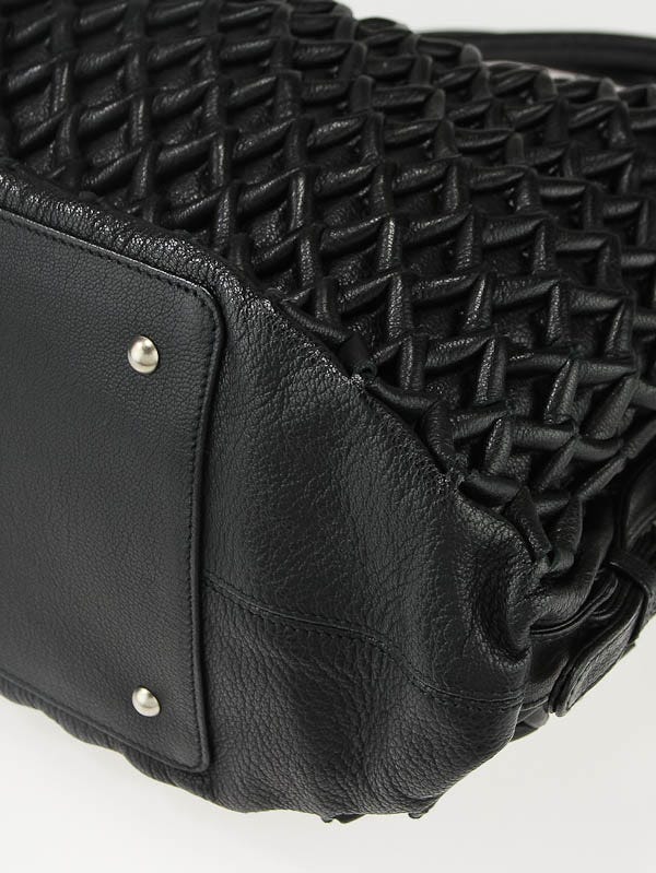 ラグジュアリー逸品【FERRAGAMO】BLACK Handbag Salvatore Ferragamo Black Saffiano Gancini Shoulder Bag