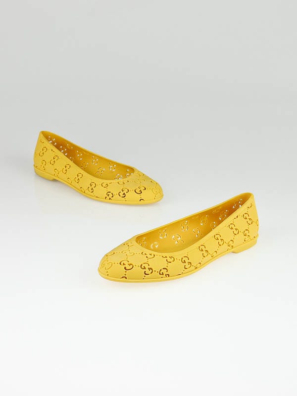 Gucci Citrus Rubber GG Logo Skimmer Sandals Size 7.5/38