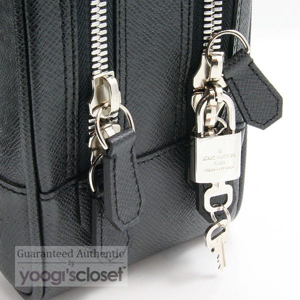 Louis Vuitton Ardoise Taiga Leather Porte-Documents Voyage PM Bag - Yoogi's  Closet