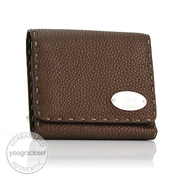 折りたたみ財布 Fendi Dark Brown Leather Selleria Wallet Fendi Brown Selleria Compact Tri-Fold Wallet | Yoogi's Closet