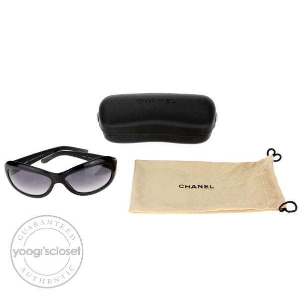 Chanel Black Frame Quilted Leather CC Logo Sunglasses 5116  display picture 1