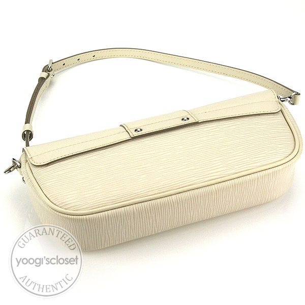 Louis Vuitton zippy wallet - shiny monogram patent - Depop