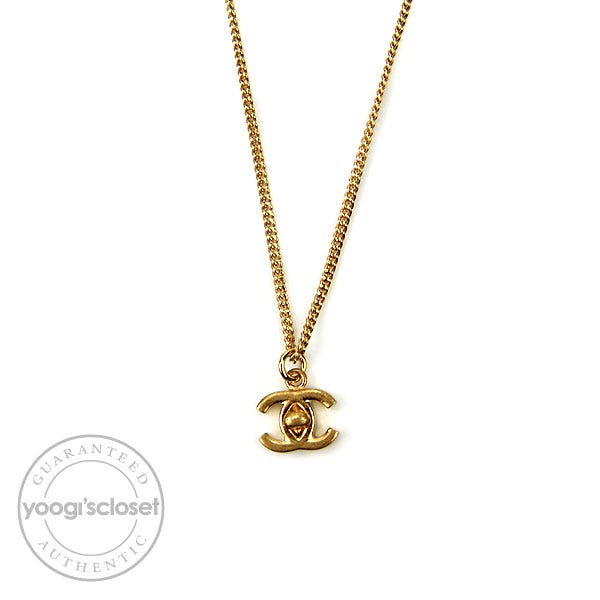 CHANEL Metal Natural Stones CC Necklace Gold 1222060 | FASHIONPHILE
