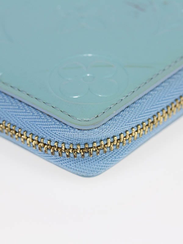 Louis Vuitton Baby Blue Monogram Vernis Zippy Compact Wallet - Yoogi's  Closet