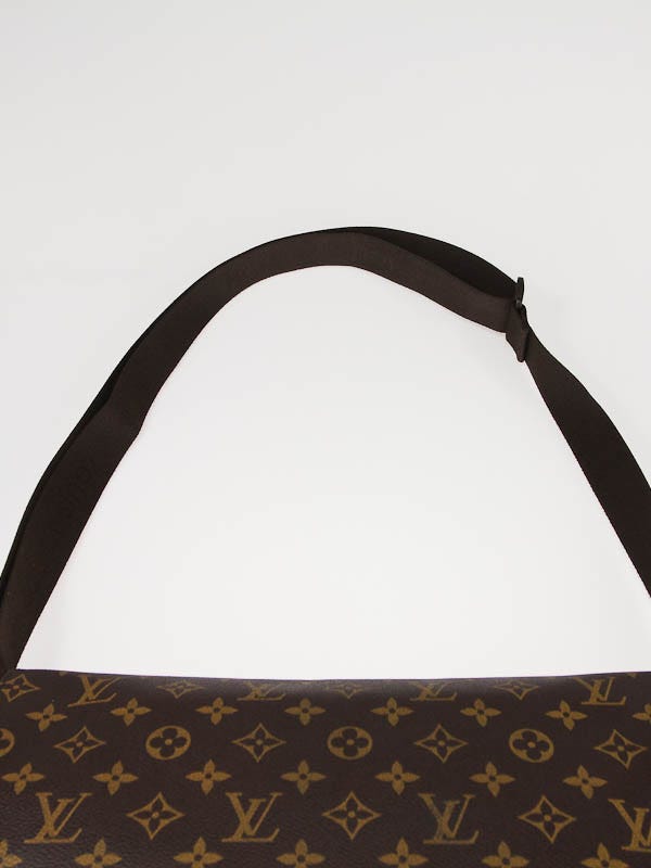 Louis Vuitton Monogram Canvas Beaubourg MM Messenger Bag - Yoogi's Closet