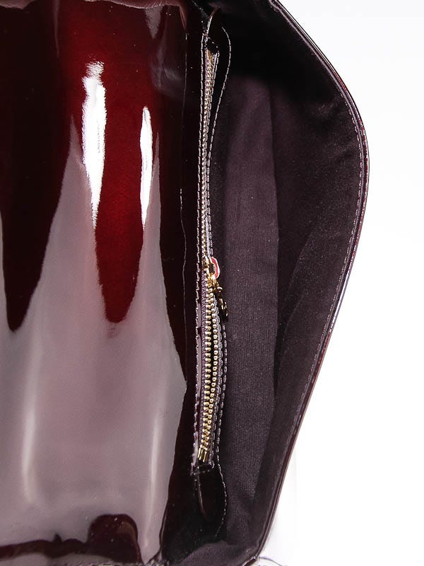 Louis Vuitton Sobe Patent Leather Clutch Bag (SHG-32645) – LuxeDH