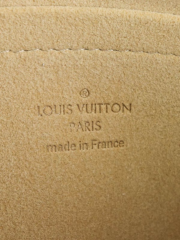 Louis Vuitton Monogram Canvas Milla MM Clutch Dark brown Cloth ref.144291 -  Joli Closet