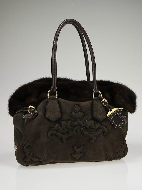 PRADA＊Triangular shearling and Saffiano leatherポーチ＊送込 Prada Triangular Shearling and Saffiano Leather Mini-Pouch