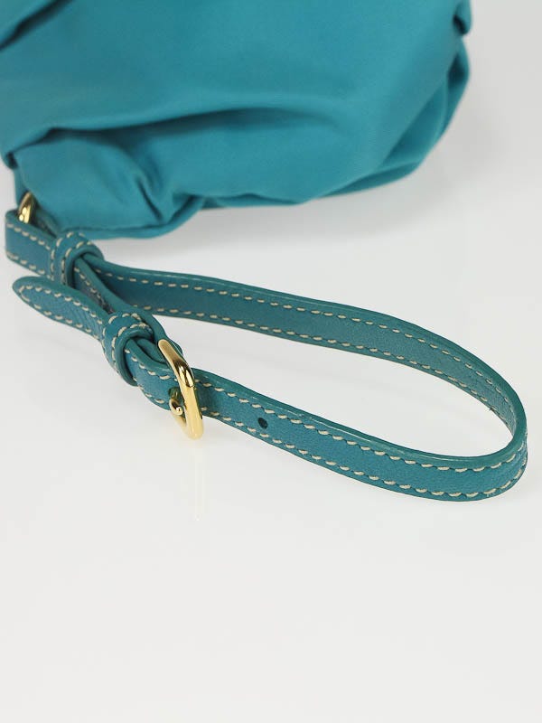 Prada Tessuto Turquoise Nylon Cosmetic Case Wristlet Clutch Bag – Queen Bee  of Beverly Hills