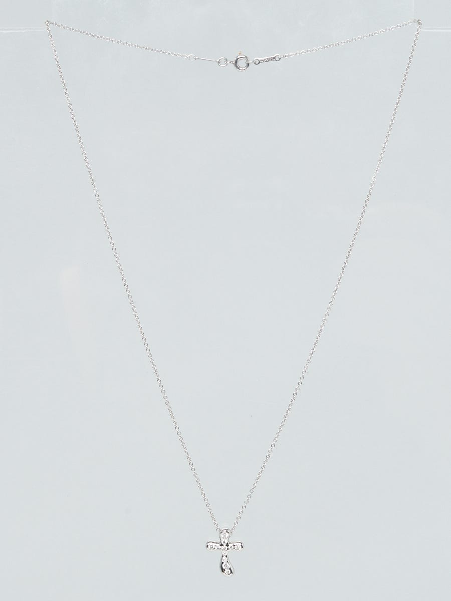 Cross pendant in 18k rose gold with diamonds, mini. | Tiffany & Co.